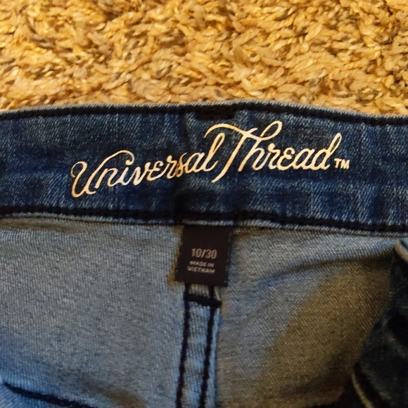 Universal Thread Distressed Midi Shorts - Picture 4 of 5